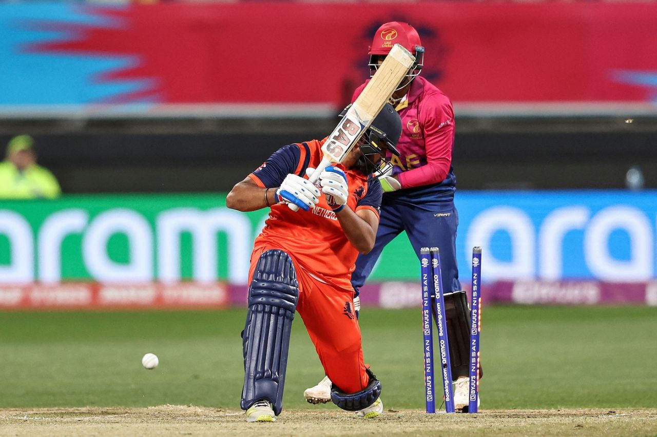 Vikramjit Singh was bowed for 10 in Netherlands' chase, Netherlands vs UAE, Men's T20 World Cup 2022, 1st round, Group A, Geelong, October 6, 2022
