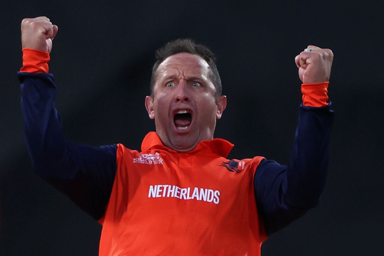Roelof van der Merwe roars after dismissing Chirag Suri, Netherlands vs UAE, Men's T20 World Cup 2022, 1st round, Group A, Geelong, October 6, 2022