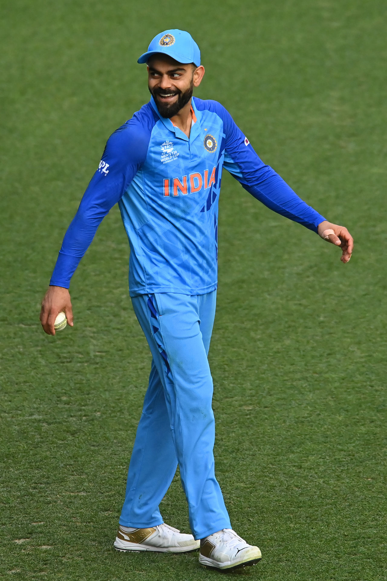 Virat Kohli scored a direct hit and took a fantastic one-handed catch in the deep in the space of seven balls, Australia vs India, T20 World Cup warm-up, Brisbane, October 17, 2022