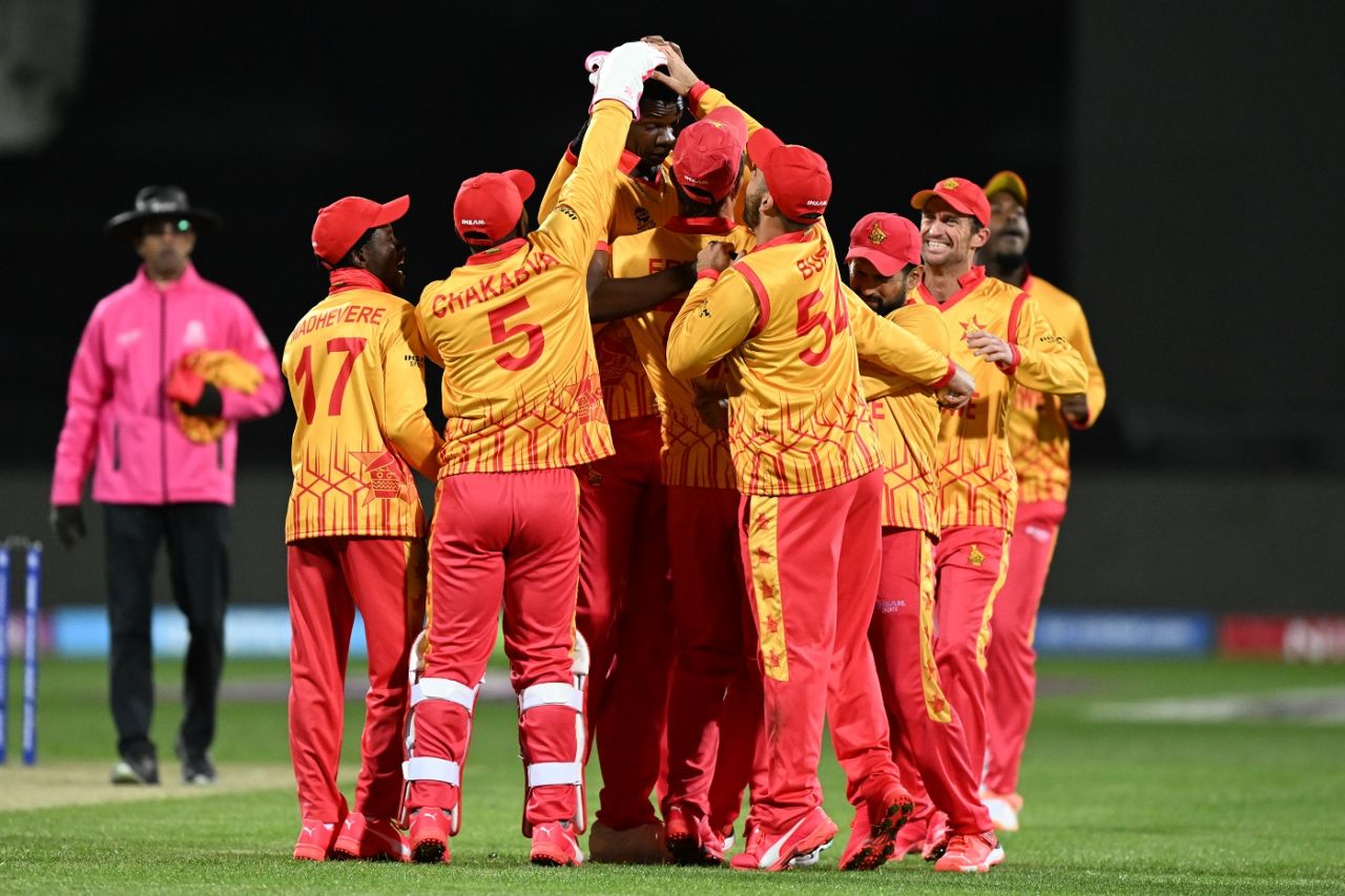 It takes a lot of effort to pat Blessing Muzarabani on the head, Ireland vs Zimbabwe, ICC Men's T20 World Cup, Hobart, October 17, 2022 