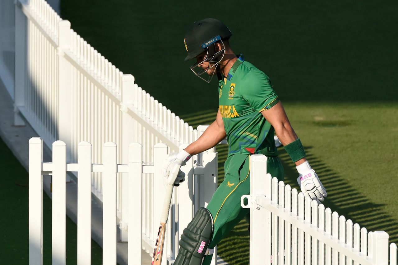 Reeza Hendricks walks off the park, New Zealand vs South Africa, Men's T20 World Cup warm-up, Brisbane, October 17, 2022