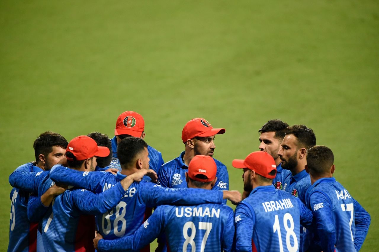 Afghanistan in a huddle, Afghanistan vs Bangladesh, Men's T20 World Cup warm-up, Brisbane, October 17, 2022