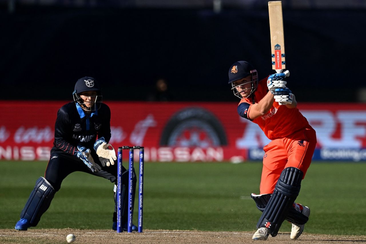 Bas de Leede was the Player of the Match for unbeaten 30 and two wickets, Namibia vs Netherlands, T20 World Cup 2022, 1st round, Group A, Geelong, October 18, 2022