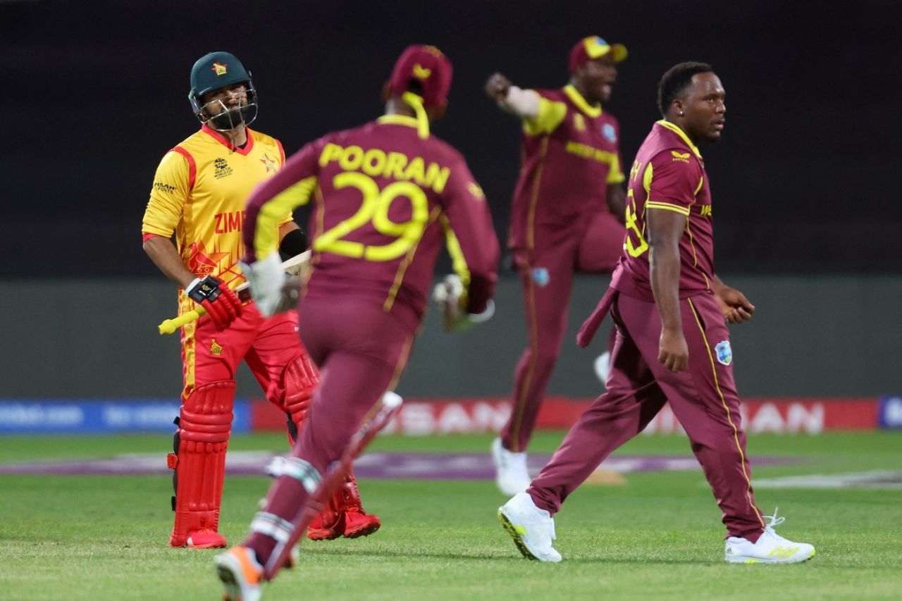 Sikandar Raza fell to Odean Smith to boost West Indies, West Indies vs Zimbabwe, ICC Men's T20 World Cup, Hobart, October 19, 2022
