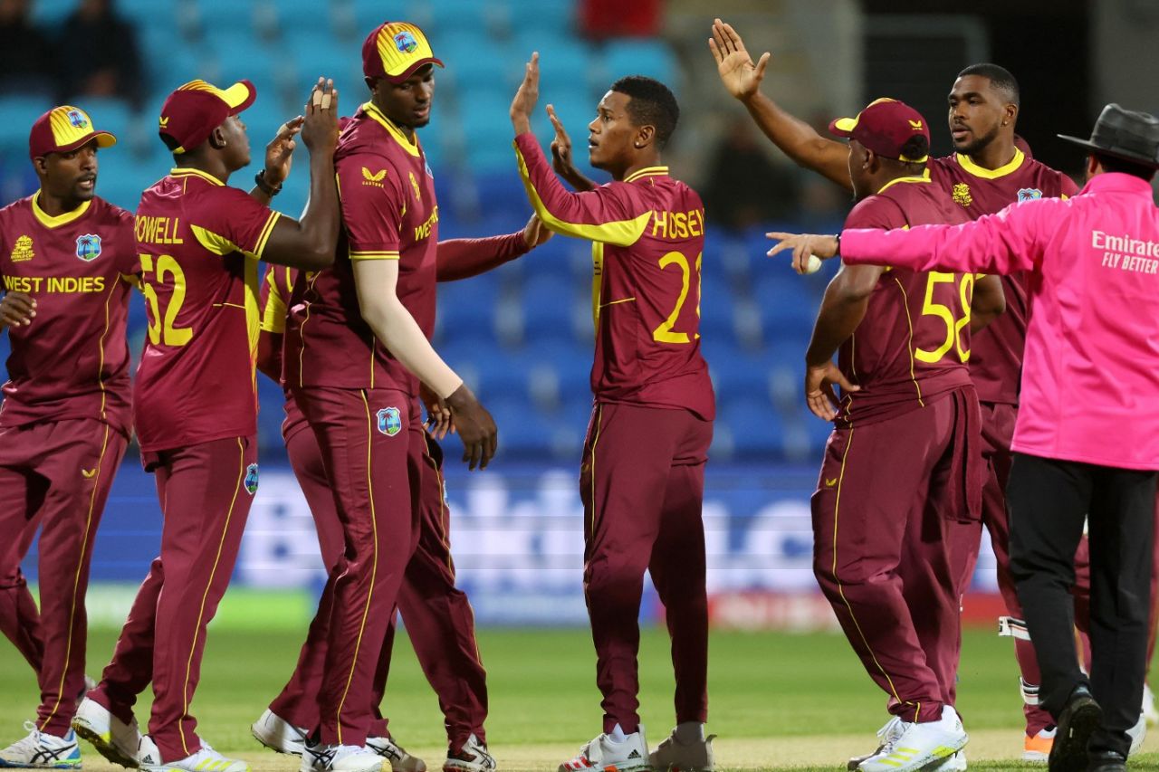 Akeal Hosein struck as West Indies tightened their hold, West Indies vs Zimbabwe, ICC Men's T20 World Cup, Hobart, October 19, 2022
