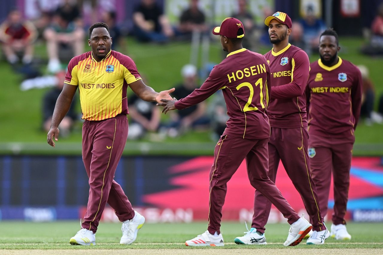 Odean Smith gets together with his team-mates, Ireland vs West Indies, ICC Men's T20 World Cup, Hobart, October 21, 2022