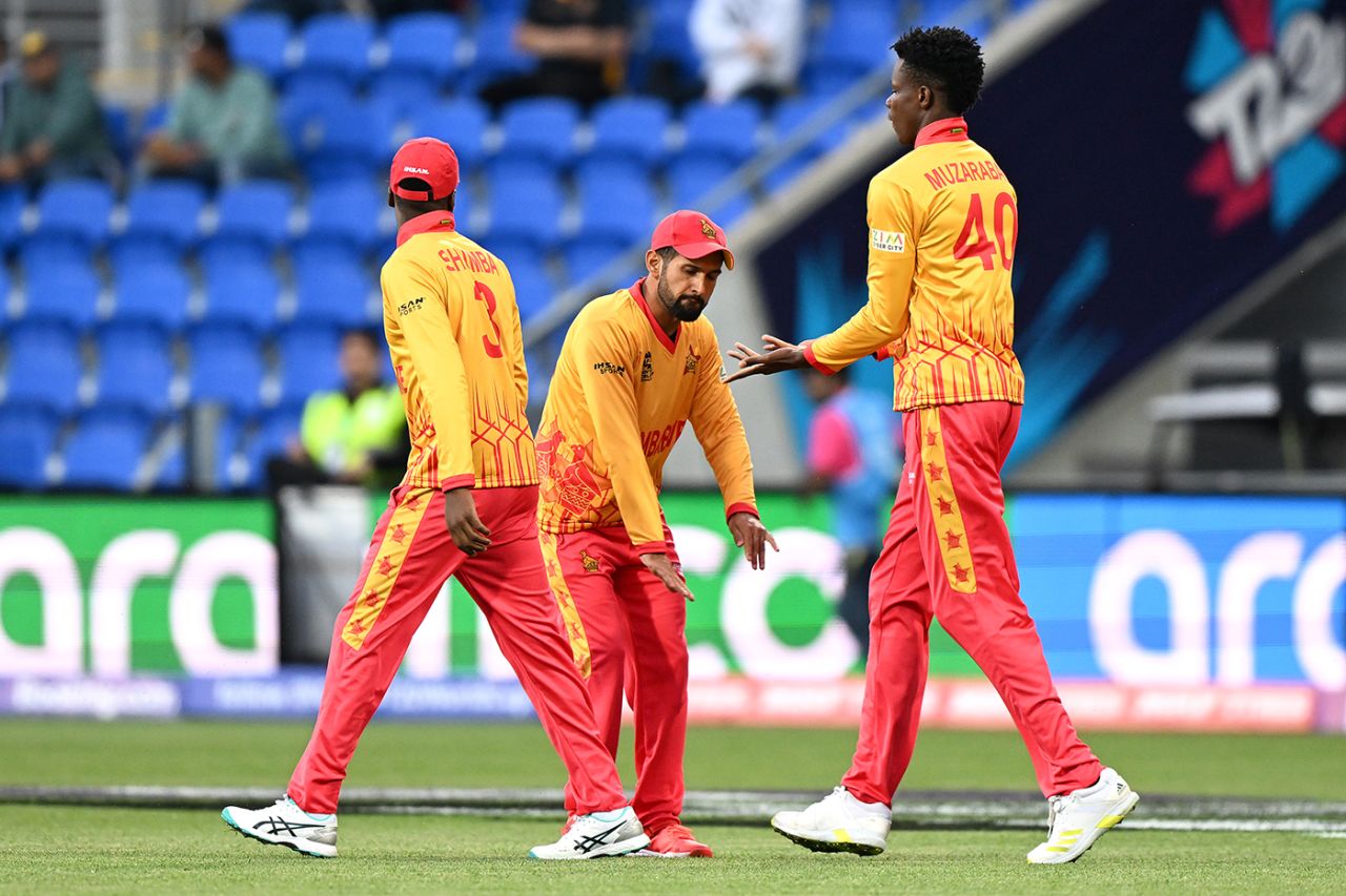 Sikandar Raza celebrates his catch off Michael Jones, Scotland vs Zimbabwe, T20 World Cup, Group B, Hobart, October 21, 2022