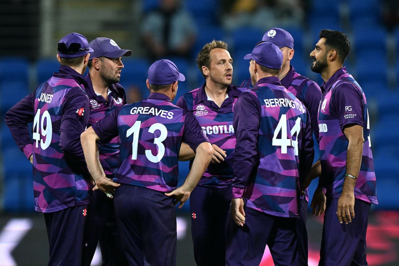 Josh Davey celebrates after picking up Wessly Madhevere, Scotland vs Zimbabwe, ICC Men's T20 World Cup, Hobart, October 21, 2022