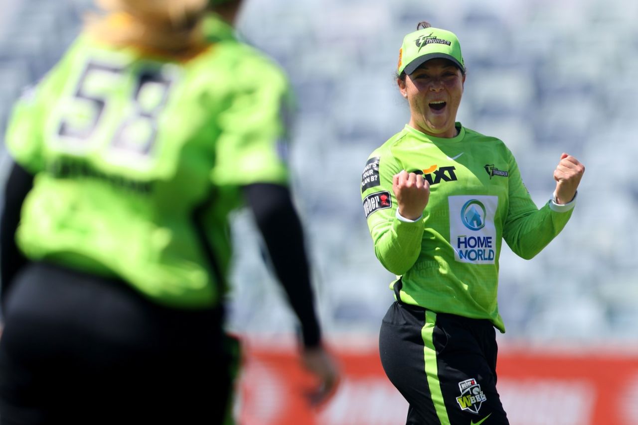 Lauren Smith took 5 for 17, Perth Scorchers vs Sydney Thunder, WBBL, Perth, October 22, 2022
