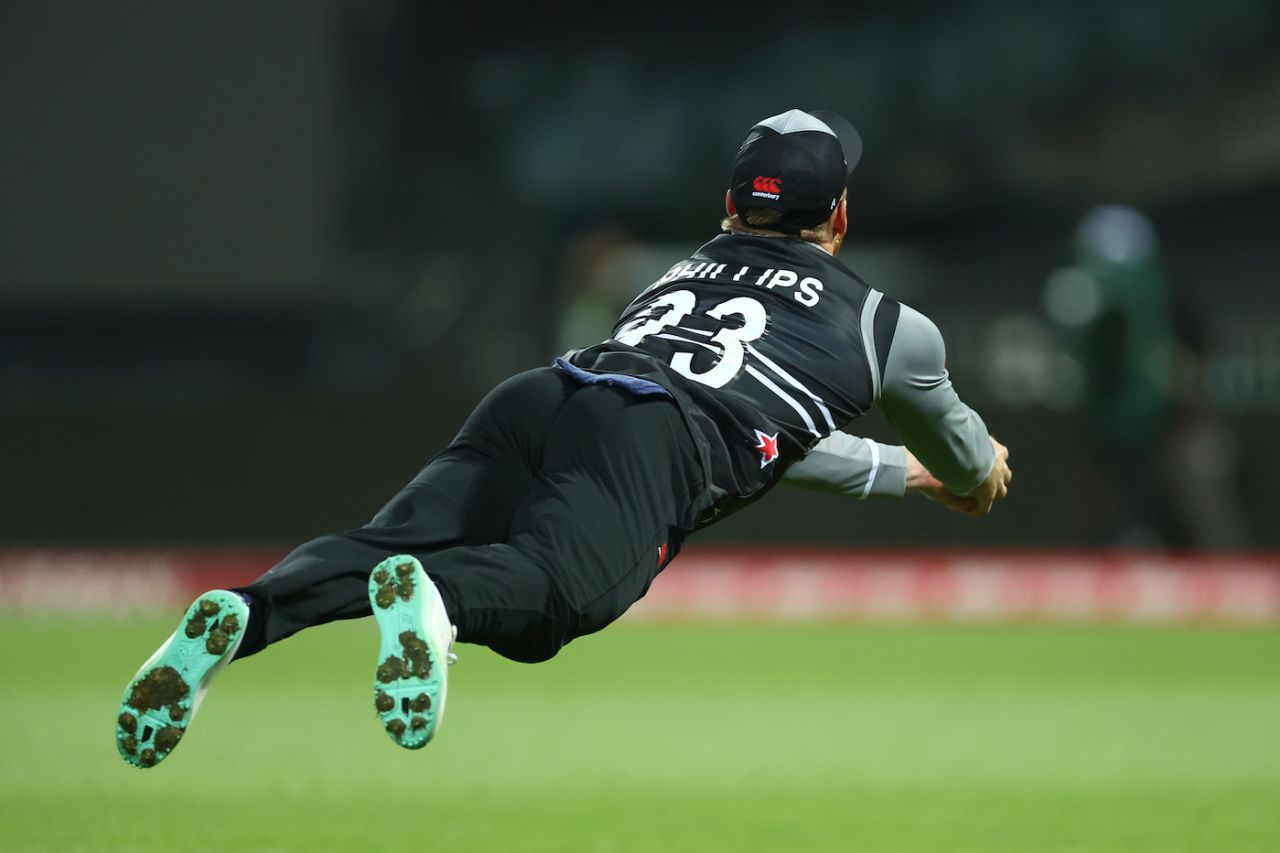 Glenn Phillips took a blinder to remove Marcus Stoinis, Australia vs New Zealand, ICC Men's T20 World Cup 2022, Sydney, October 22, 2022
