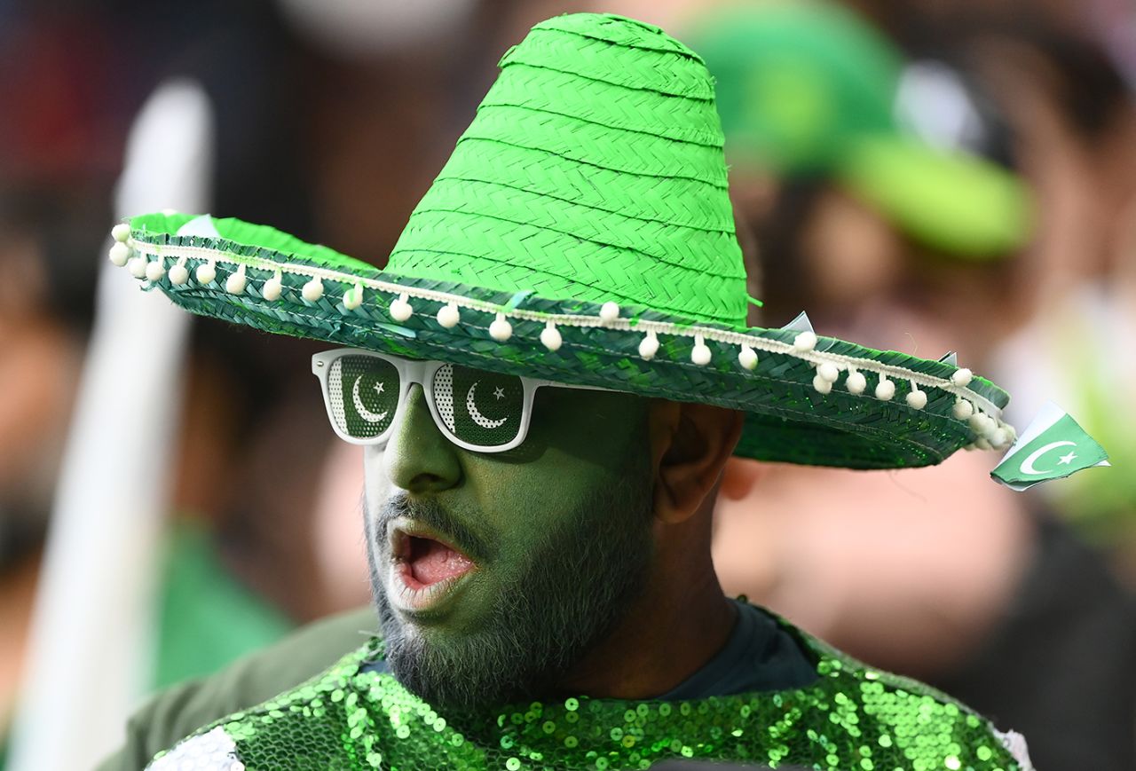 A Pakistan fan makes it clear who he is supporting, India vs Pakistan, Men's T20 World Cup 2022, Super 12s, MCG/Melbourne, October 23, 2022
