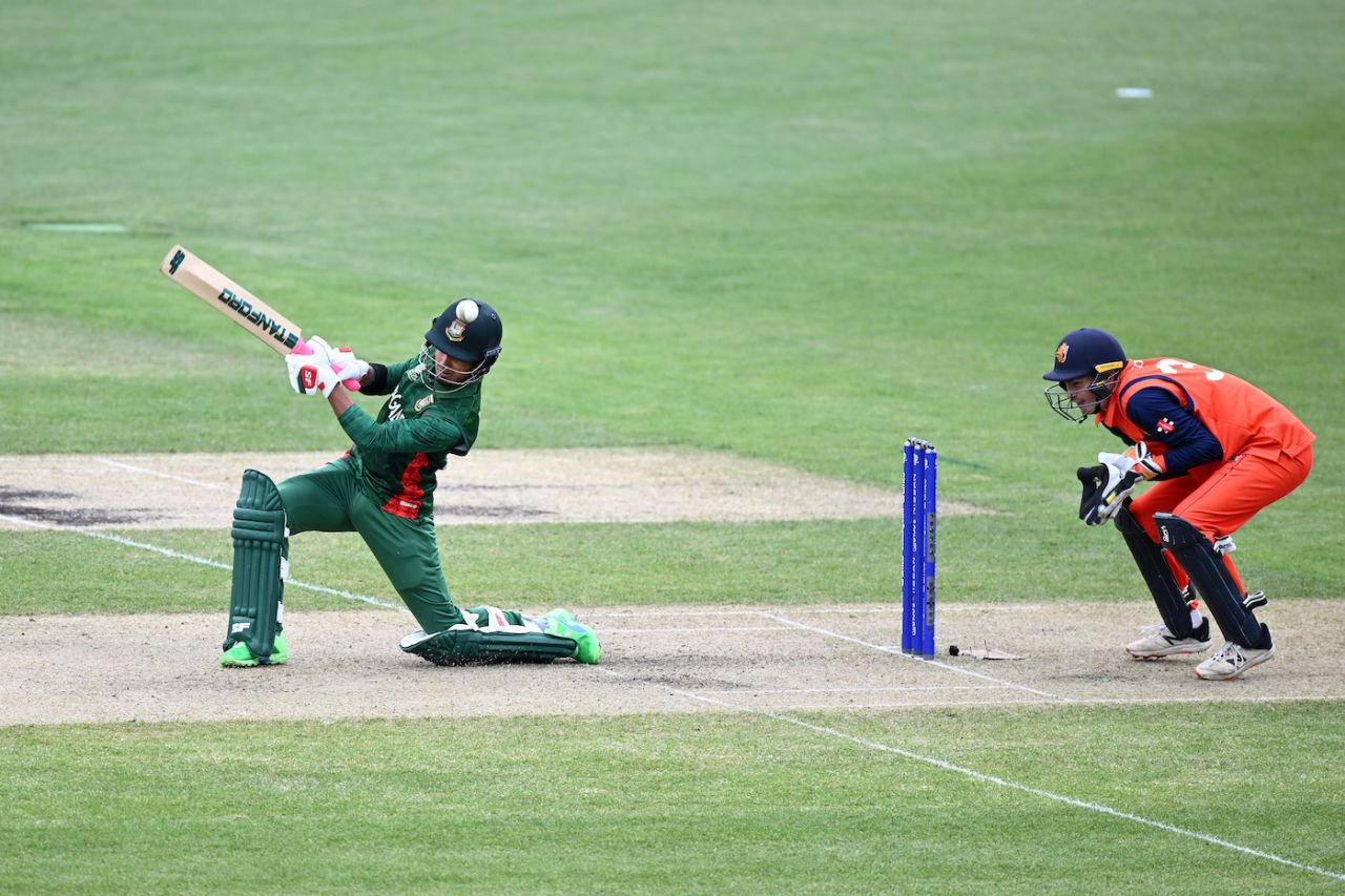 Afif Hossain added impetus to Bangladesh's innings, Bangladesh vs Netherlands, ICC Men's T20 World Cup 2022, Hobart, October 24, 2022

