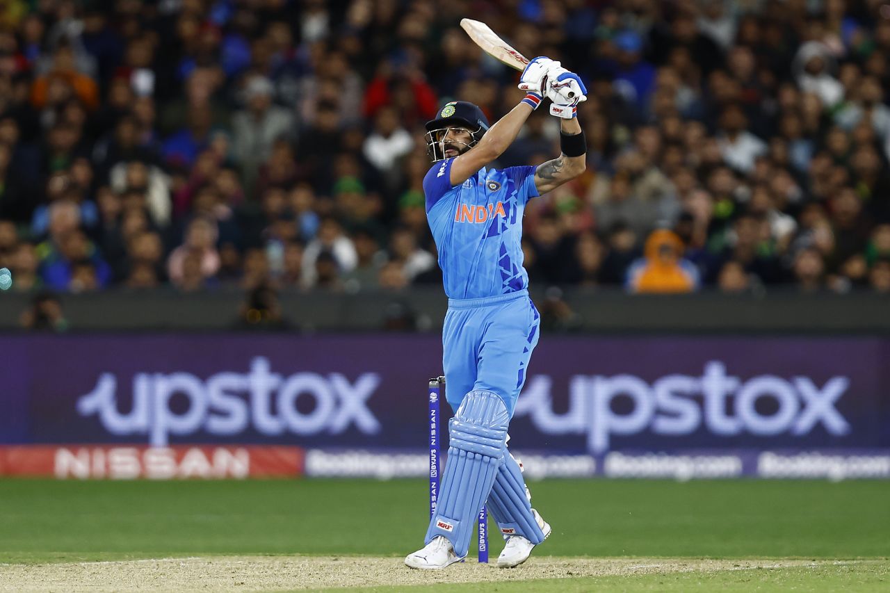 Virat Kohli holds his pose, India vs Pakistan, 2022 Men's T20 World Cup, Super 12s, MCG
