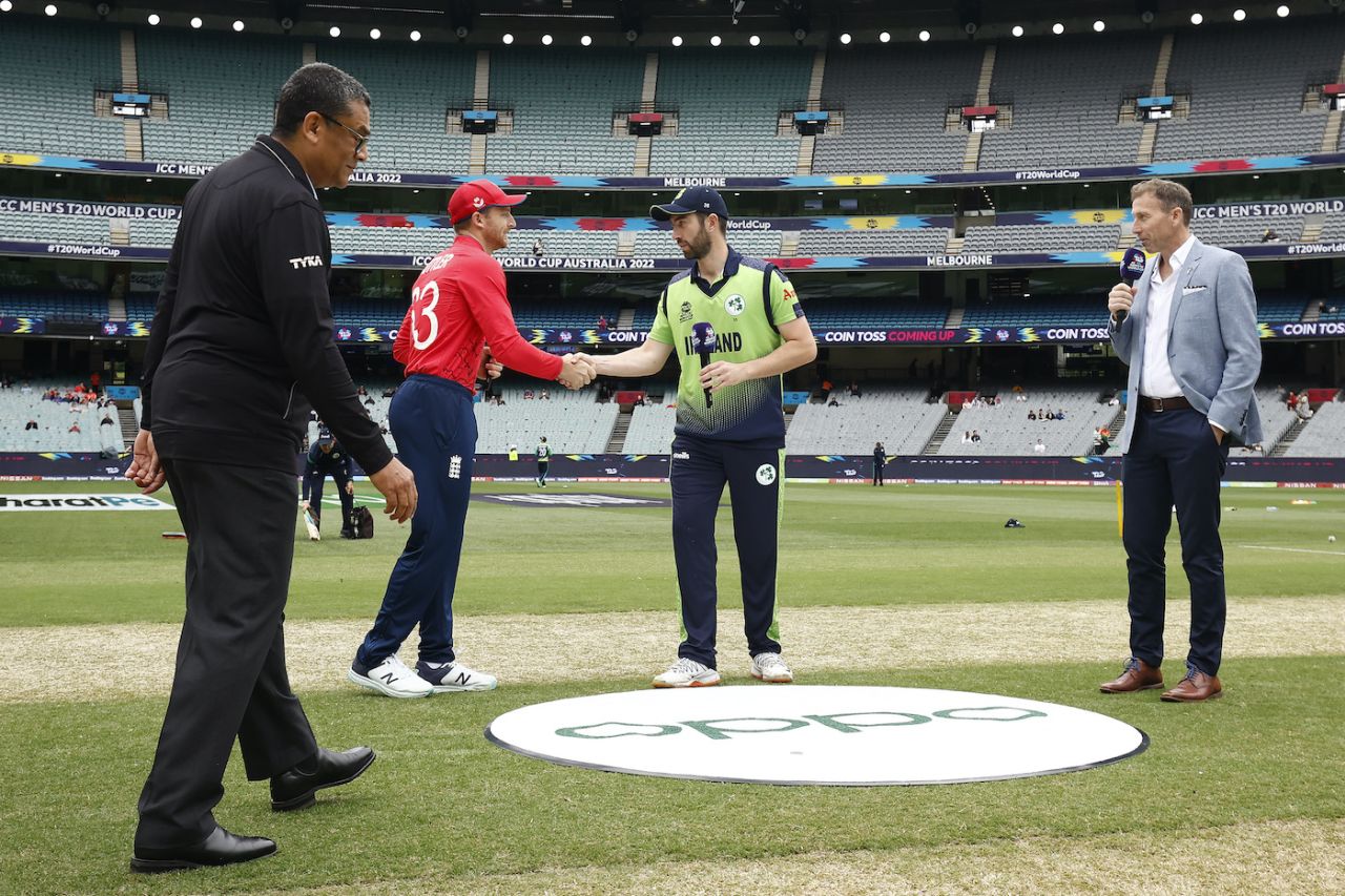 Andy Balbirnie and Jos Buttler at the toss, England vs Ireland, ICC Men's T20 World Cup 2022, Melbourne, October 26, 2022
