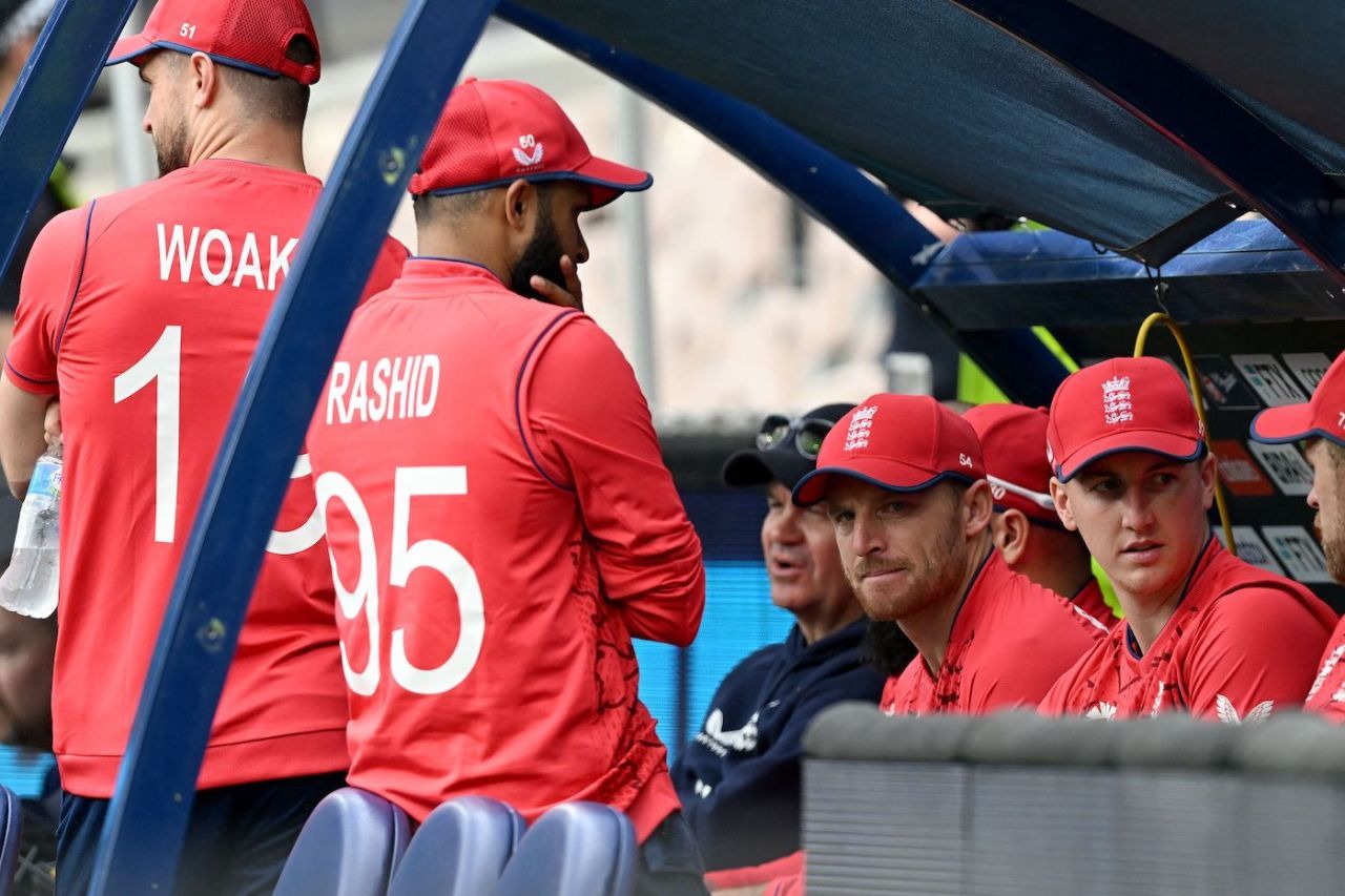 Jos Buttler looks on during team's mid-rain chat, England vs Ireland, ICC Men's T20 World Cup 2022, Melbourne, October 26, 2022
