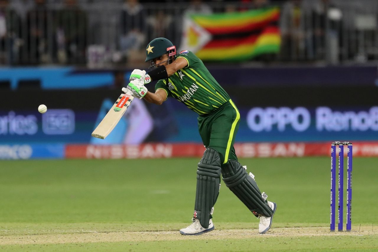 Babar Azam pushes at a delivery, Pakistan vs Zimbabwe, Perth, T20 World Cup, October 27, 2022