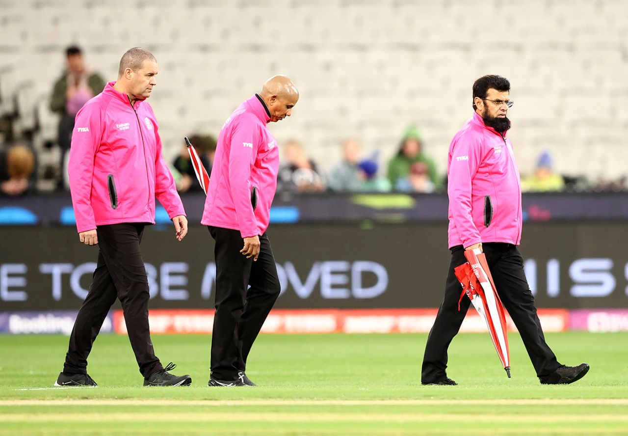 Chris Brown, Joel Wilson and Aleem Dar inspect the outfield after heavy rain, Australia vs England, T20 World Cup, Group 1, Melbourne, October 28, 2022