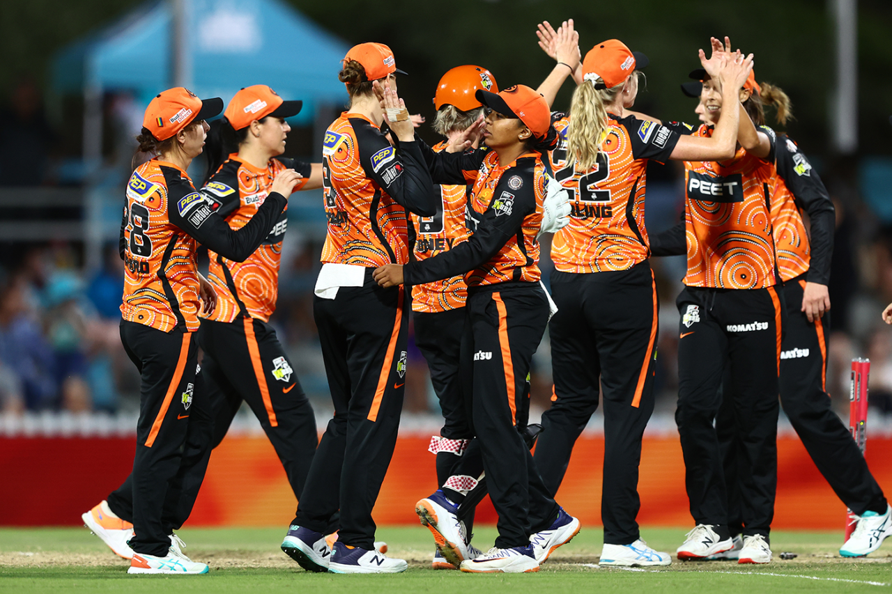 Perth Scorchers held their nerve in the final over, Brisbane Heat vs Perth Scorchers, WBBL, Allan Border Field, October 29, 2022