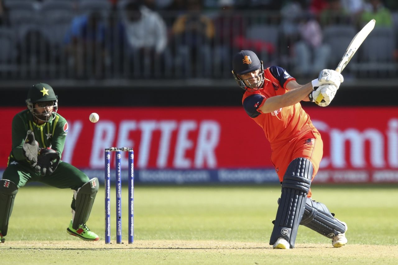 Colin Ackerman hits one through covers, Netherlands vs Pakistan, Men's T20 World Cup 2022, Perth, October 30, 2022