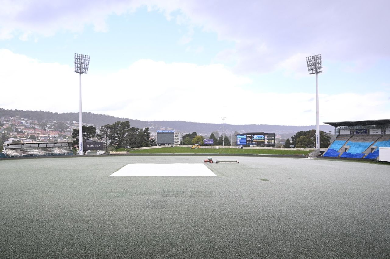A freak hail storm showered Bellerive Oval, Tasmania vs Victoria, Sheffield Shield, day 4, Hobart, 1 November 2022