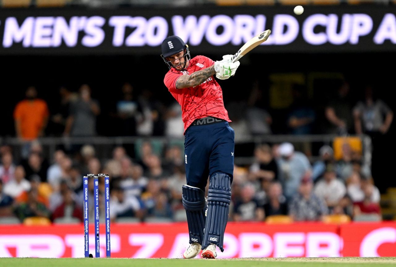 Alex Hales swats Tim Southee over long-on, England vs New Zealand, T20 World Cup, Brisbane, November 1, 2022