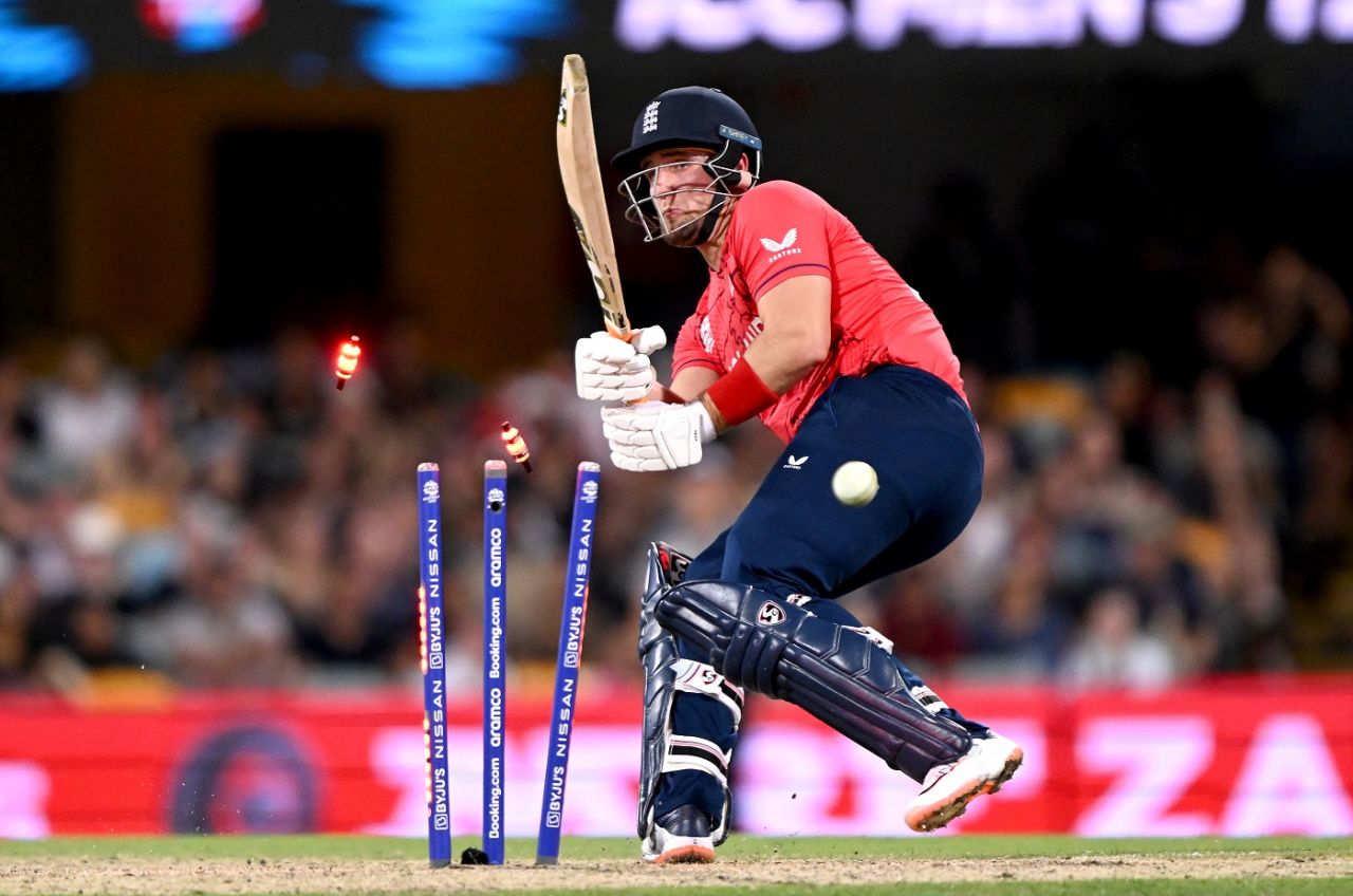 Liam Livingstone is cleaned up after missing a yorker from Lockie Ferguson, England vs New Zealand, T20 World Cup, Brisbane, November 1, 2022