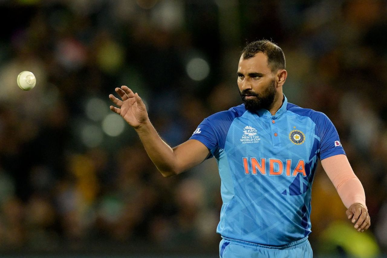 Mohammed Shami during his spell in Adelaide, Bangladesh vs India, ICC Men's T20 World Cup 2022, Adelaide, November 2, 2022
