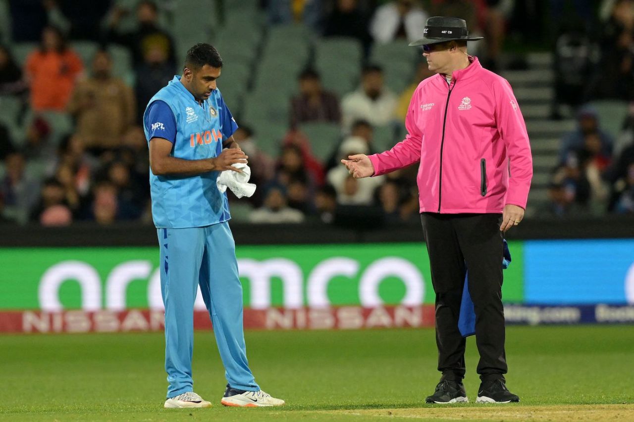 Ravichandran Ashwin dries the ball, Bangladesh vs India, ICC Men's T20 World Cup 2022, Adelaide, November 2, 2022