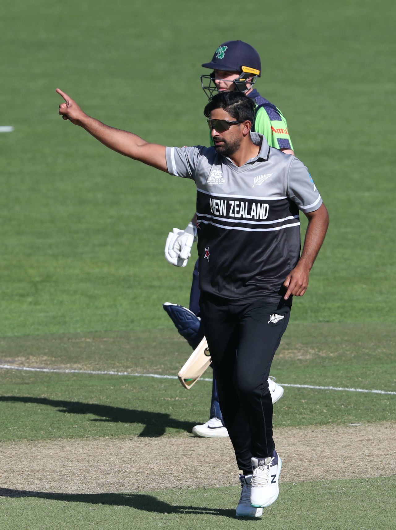 Ish Sodhi celebrates after removing Paul Stirling, Ireland vs New Zealand, ICC Men's T20 World Cup 2022, Adelaide, November 4, 2022
