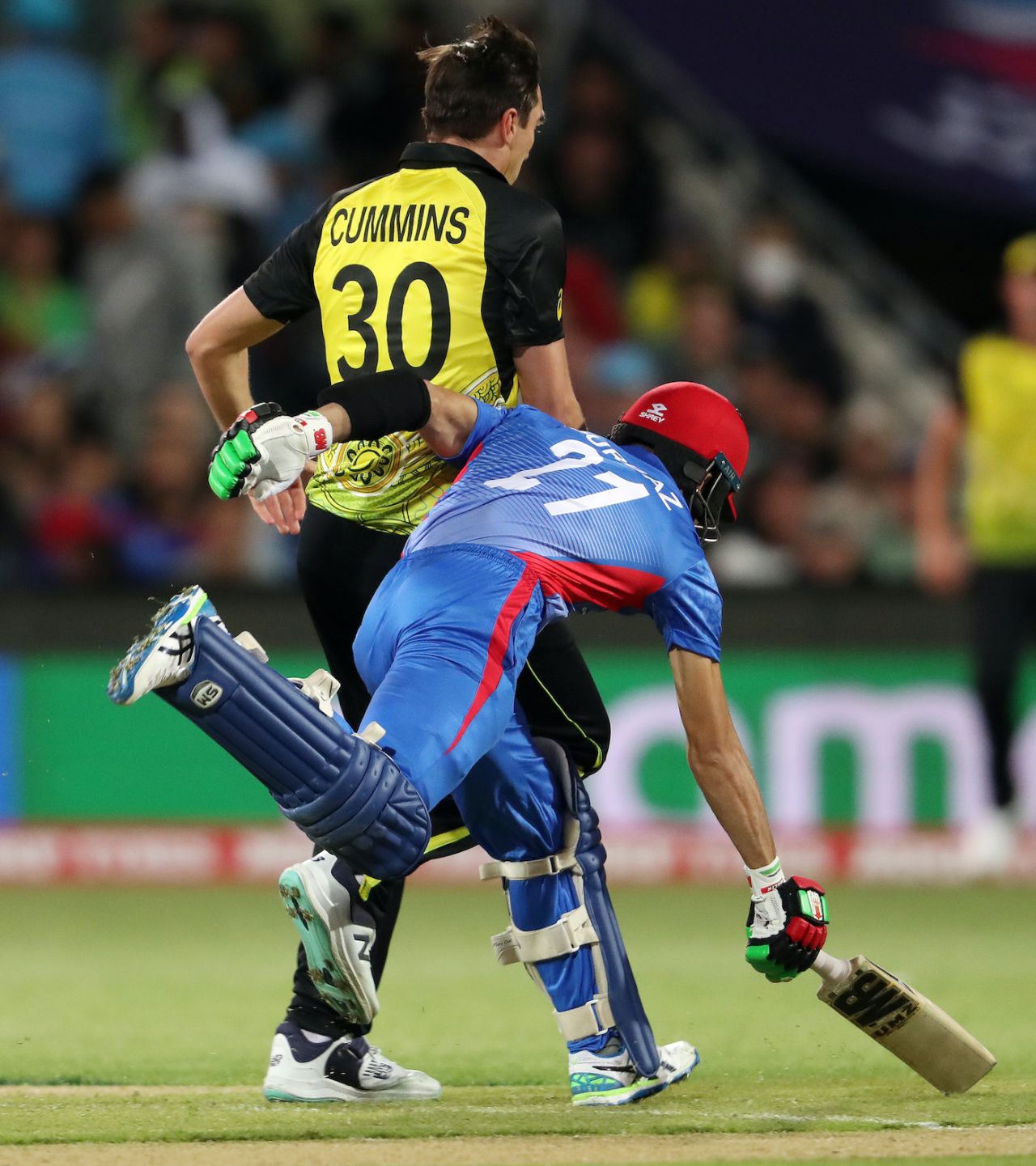 Rahmanullah Gurbaz collided inadvertently with Pat Cummins, Afghanistan vs Australia, ICC Men's T20 World Cup 2022, Adelaide, November 4, 2022