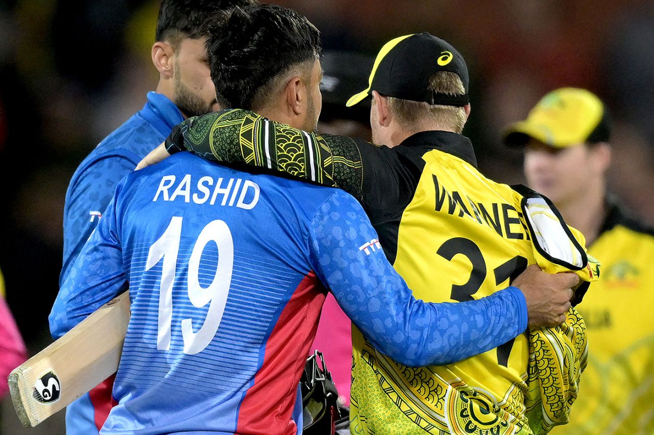 David Warner consoles Rashid Khan after his near-miss, Afghanistan vs Australia, ICC Men's T20 World Cup 2022, Adelaide, November 4, 2022