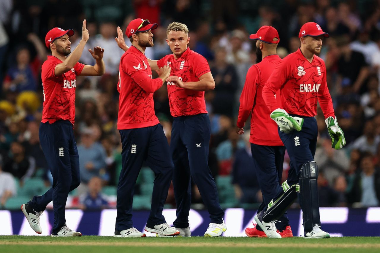 Sam Curran is congratulated after he dismissed Dhananjaya de Silva, England vs Sri Lanka, ICC Men's T20 World Cup 2022, Sydney, November 5, 2022
