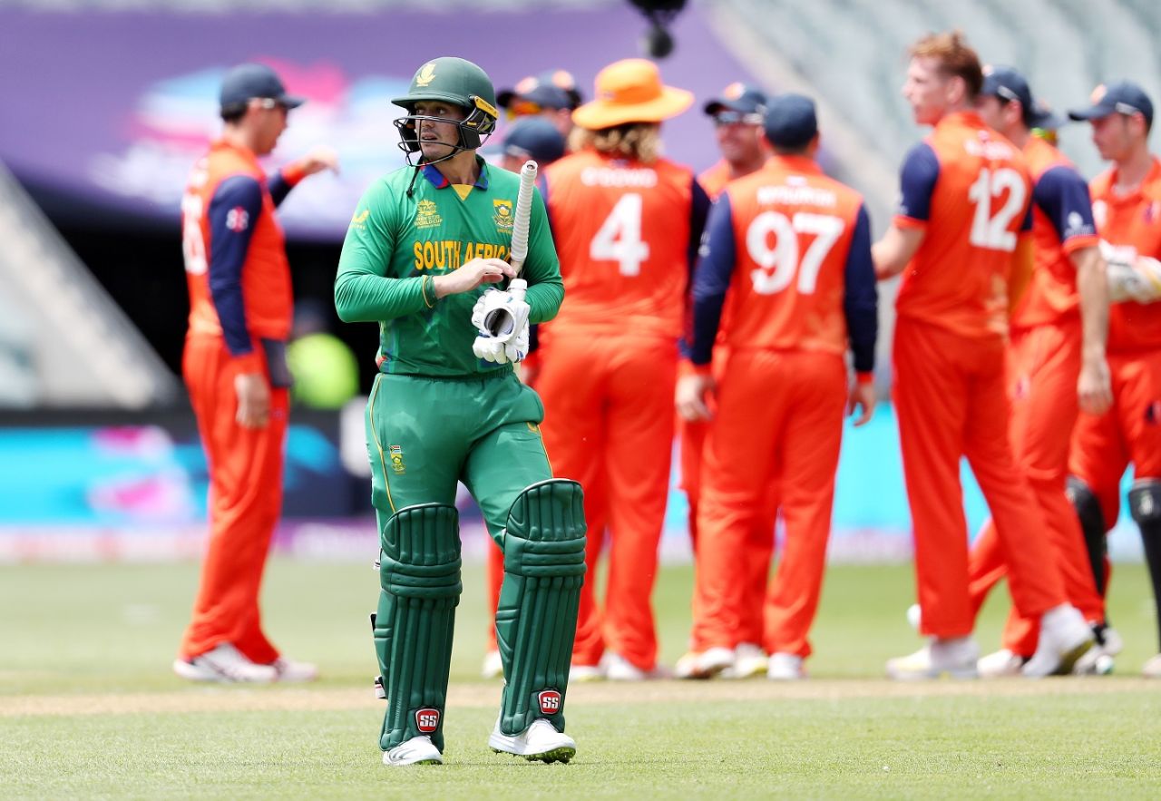 Quinton de Kock walks off the field after getting dismissed for 13, Netherlands vs South Africa, T20 World Cup, Adelaide, November 6, 2022