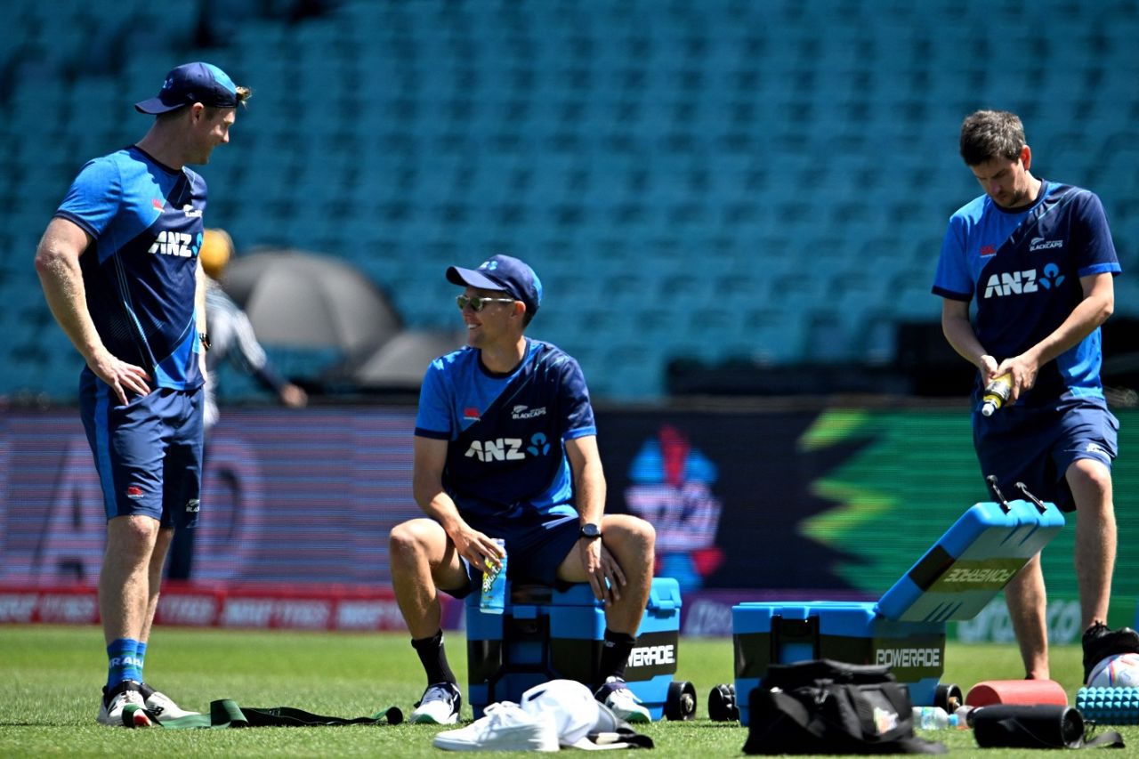Jimmy Neesham and Trent Boult during training, New Zealand vs Pakistan, Men's T20 World Cup, Sydney, November 8, 2022