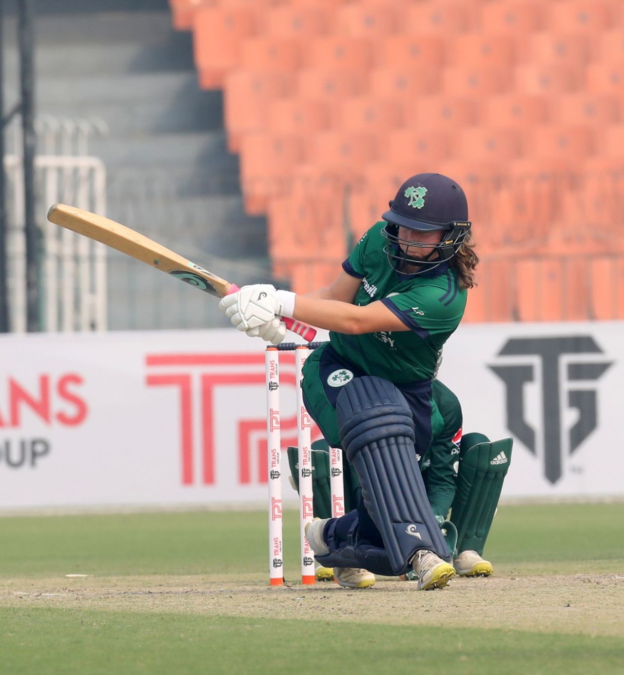 Leah Paul goes for the sweep, Pakistan vs Ireland, 3rd women's ODI, Lahore, November 9, 2022