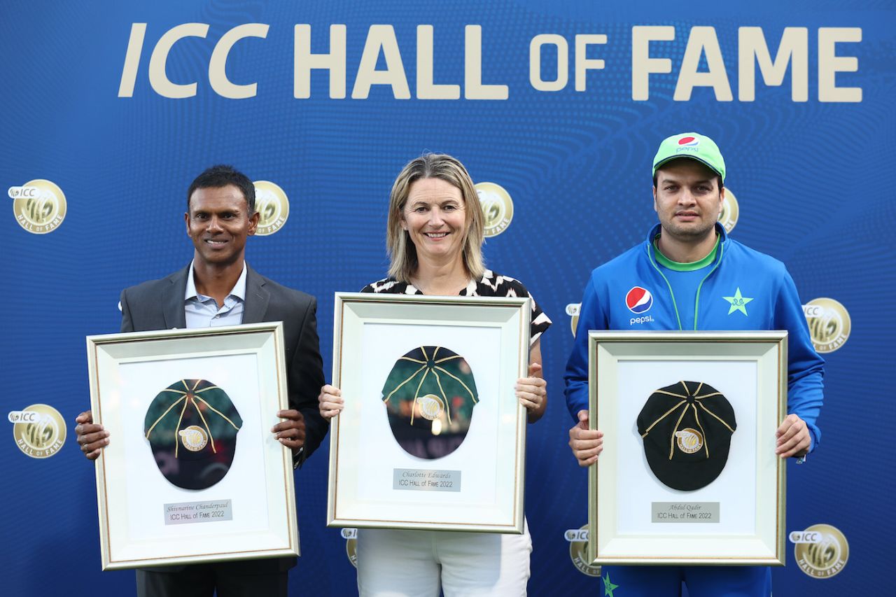 [L to R] Shivnarine Chanderpaul, Charlotte Edwards and the late Abdul Qadir's son Usman Qadir pose with the ICC Hall of Fame trophies, Sydney, November 9, 2022