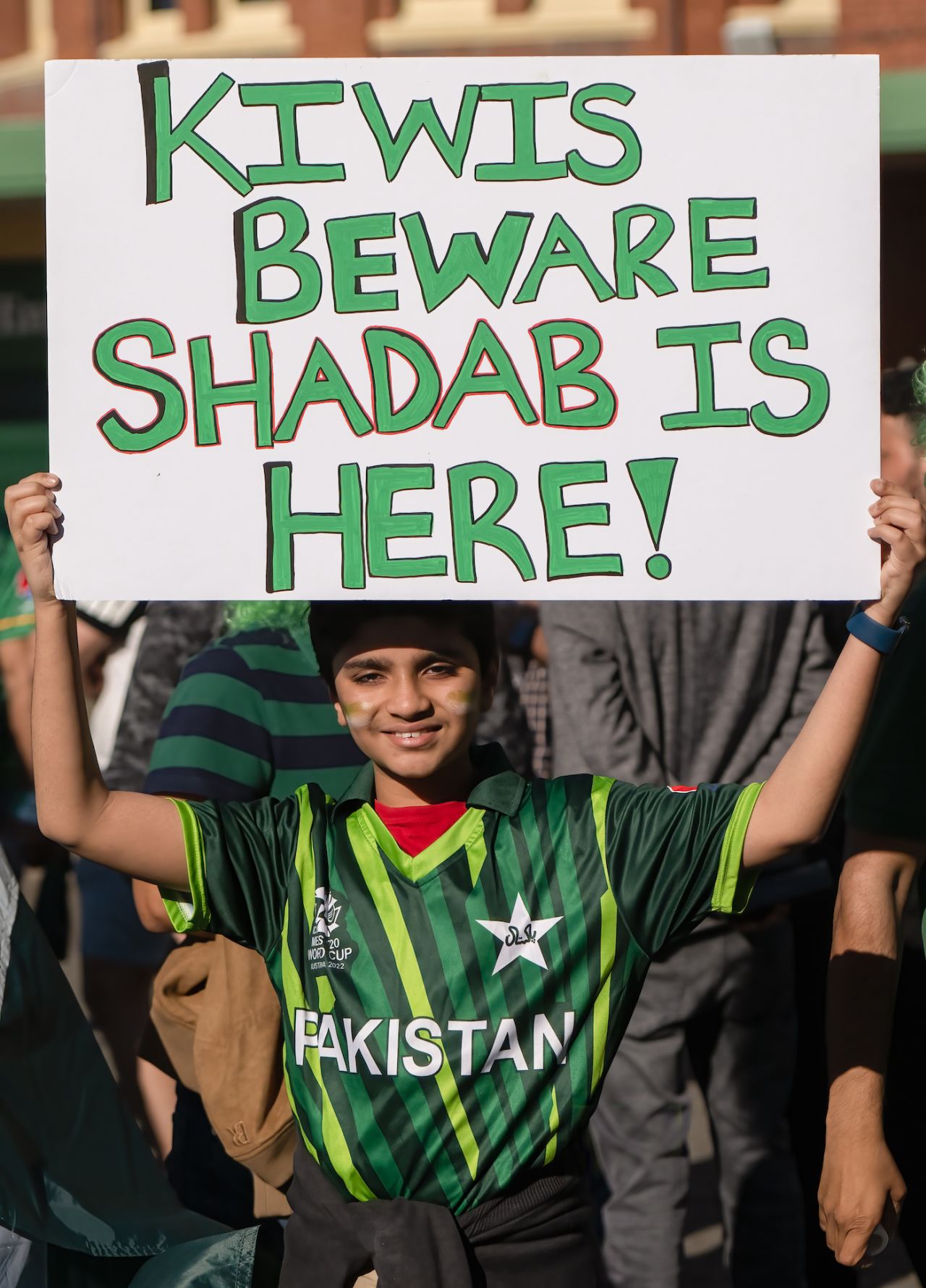 Shadab Khan had an impact inside the powerplay, when his direct hit caught Devon Conway short, New Zealand vs Pakistan, T20 World Cup, 1st semi-final, Sydney, November 9, 2022