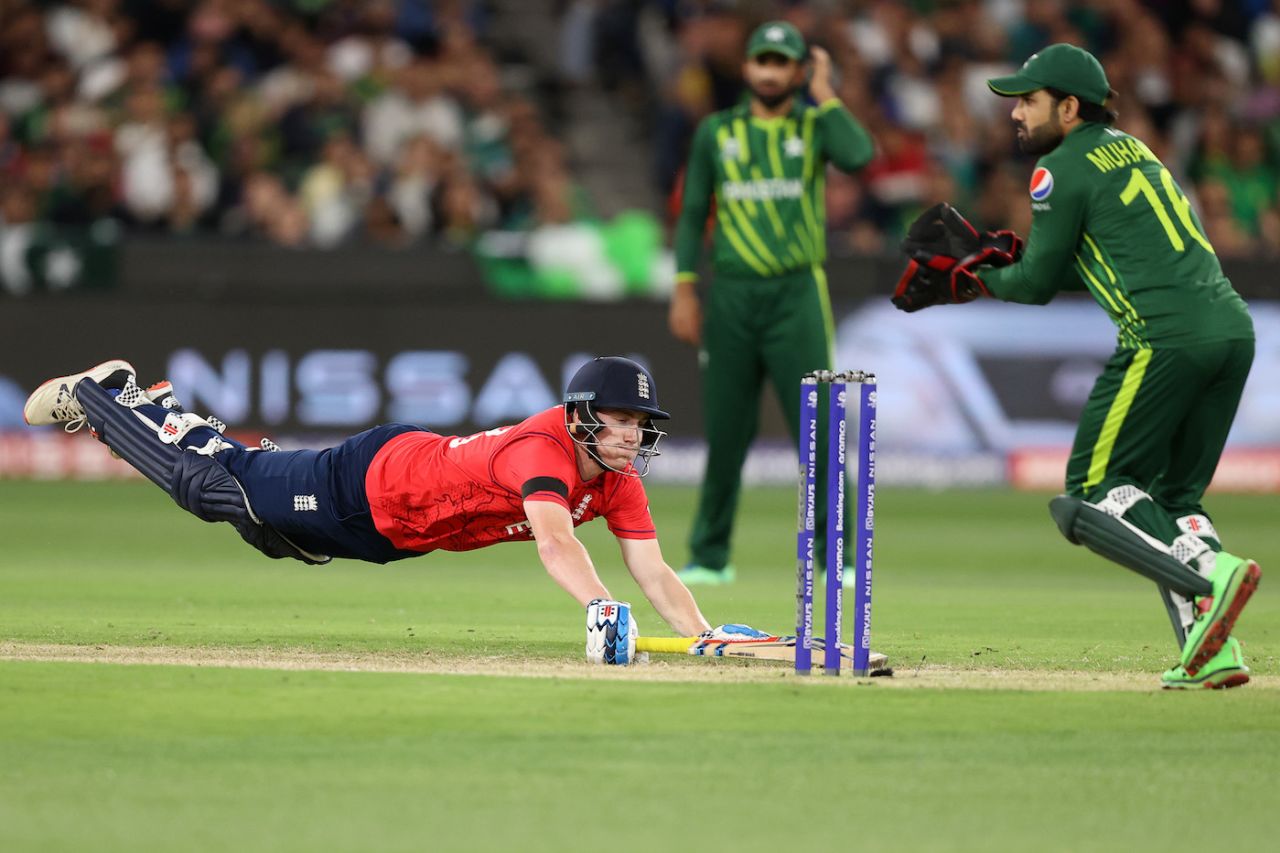 Harry Brook is airborne as he makes his ground, England vs Pakistan, T20 World Cup, final, November 13, 2022