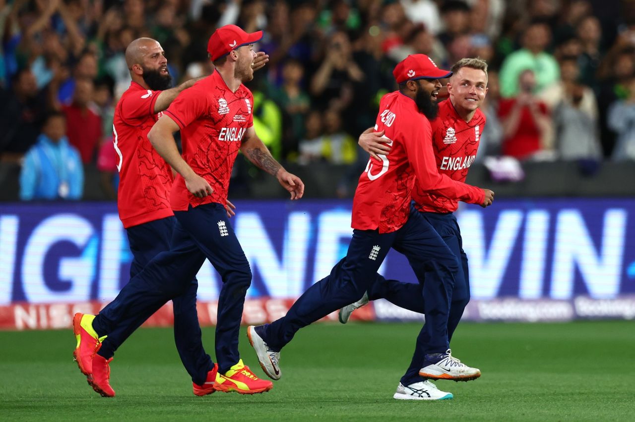 English players run out after the win, England vs Pakistan, T20 World Cup, final, November 13, 2022
