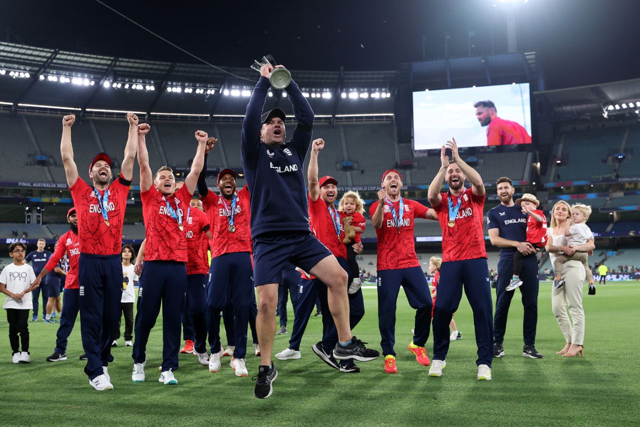 England coach Matthew Mott leads England's celebrations, England vs Pakistan, Men's T20 World Cup 2022, final, Melbourne, November 13, 2022