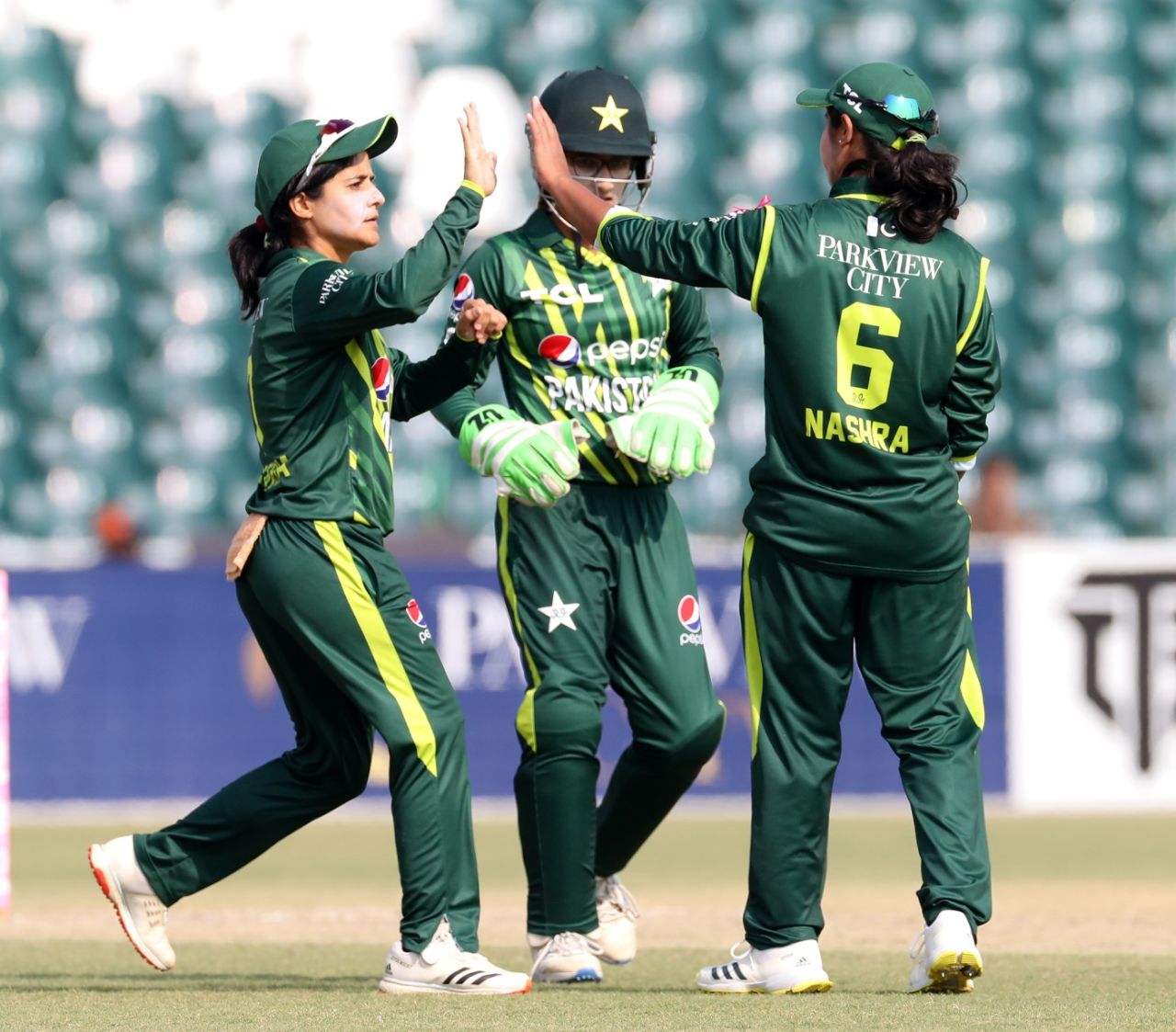 Nashra Sandhu broke the 110-run opening stand, Pakistan vs Ireland, 3rd women's T20I, Lahore, November 16, 2022