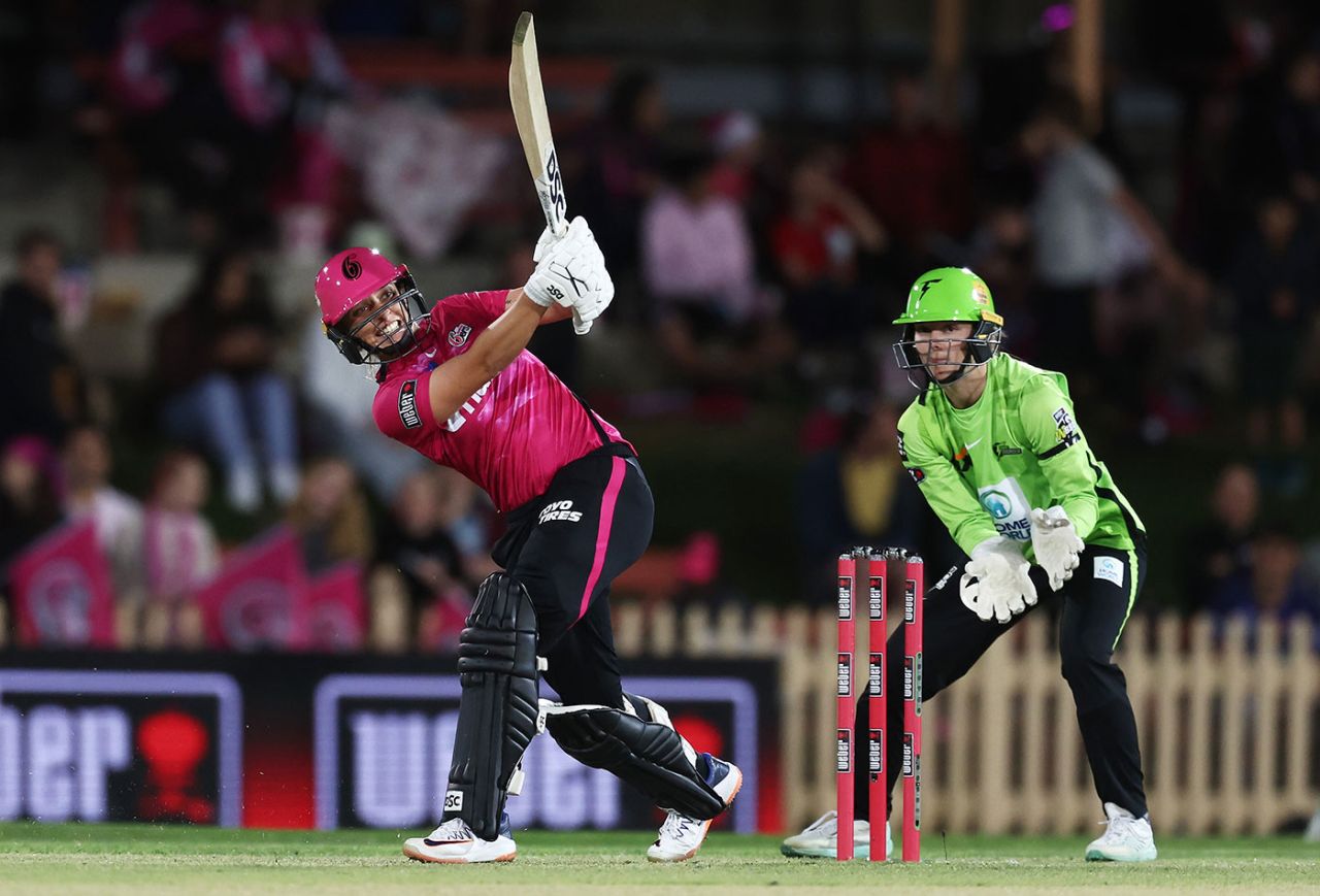 Ash Gardner plundered 85 off 48 balls, Sydney Sixers vs Sydney Thunder, WBBL, North Sydney Oval, November 18, 2022