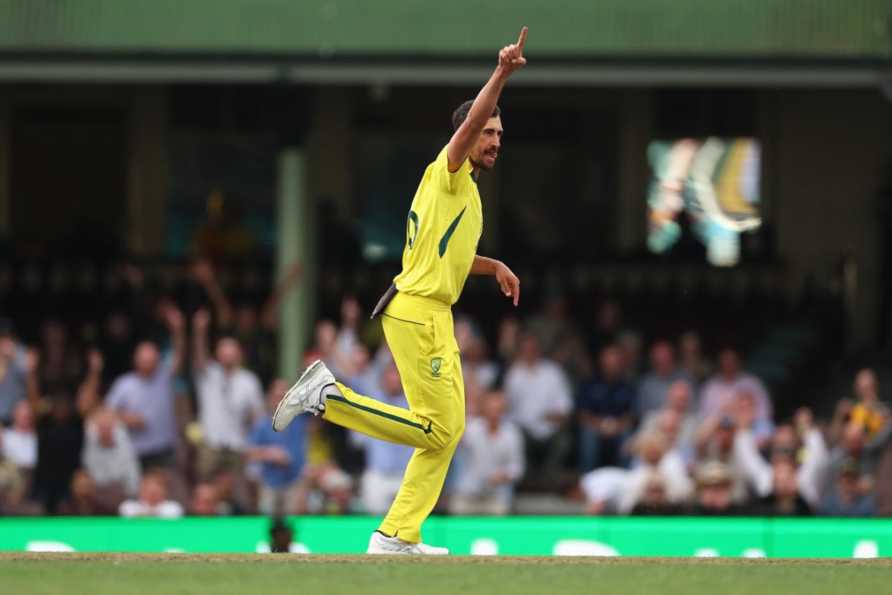 Mitchell Starc celebrates taking two in the first over, Australia vs England, 2nd ODI, Sydney, November 19, 2022