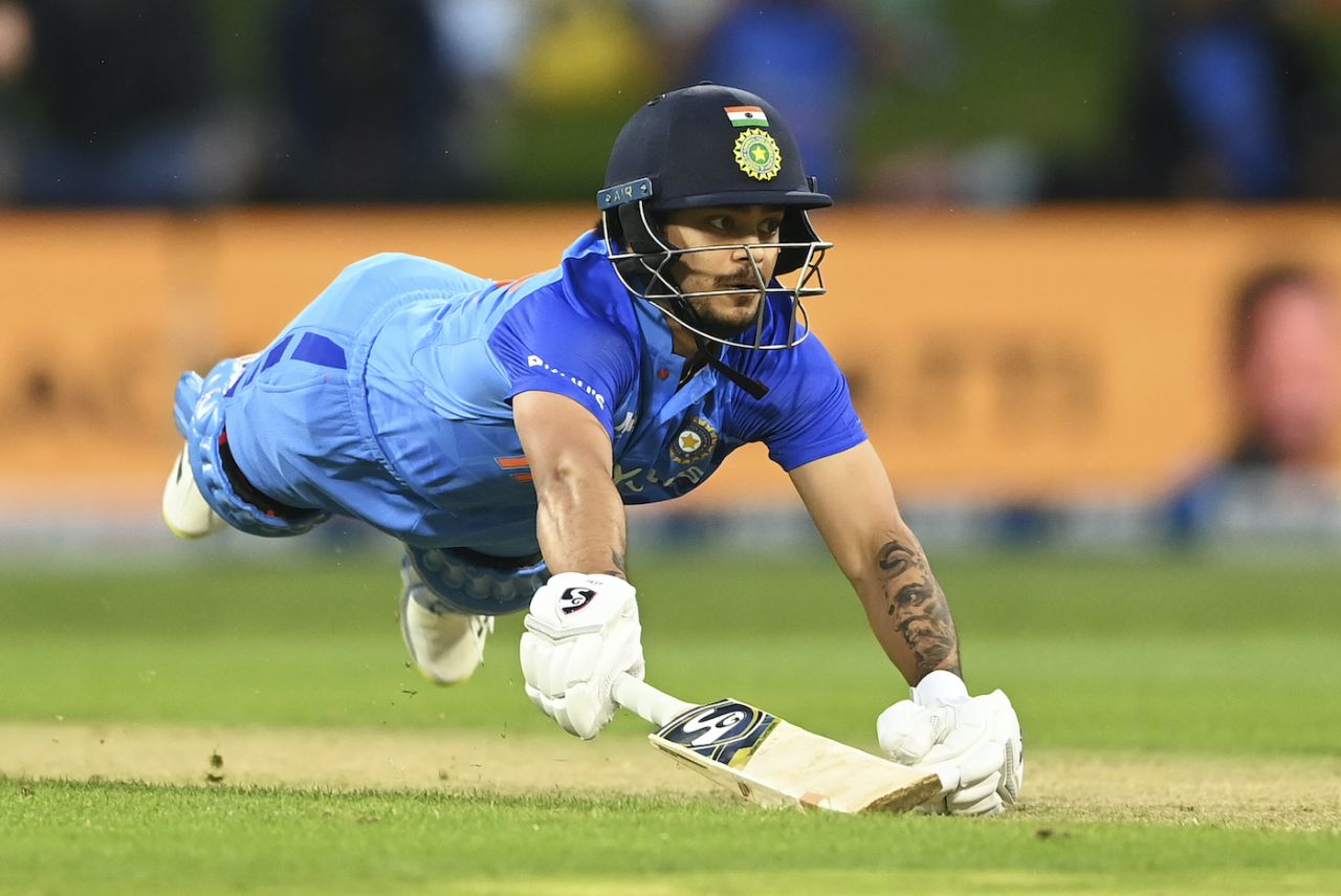 Ishan Kishan puts in a full-length dive to make his ground, New Zealand vs India, 2nd T20I, Mount Maunganui, November 20, 2022
