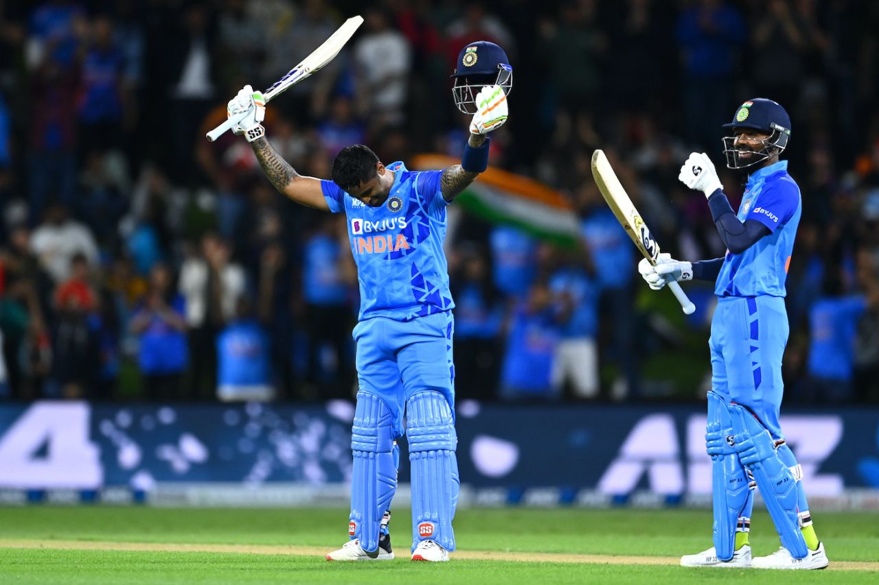 'Suryakumar Yadav, take a bow!'... and he does! New Zealand vs India, 2nd T20I, Mount Maunganui, November 20, 2022