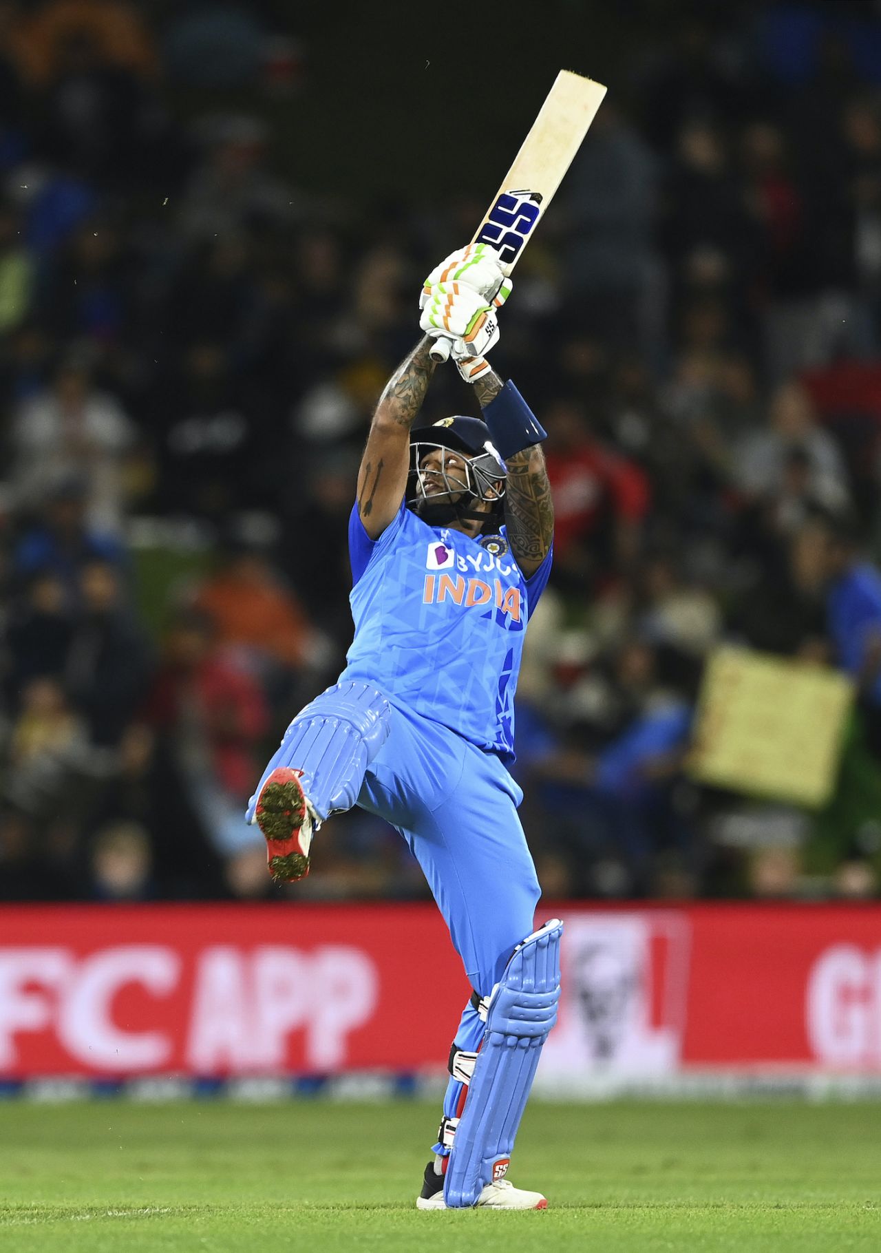 Suryakumar Yadav plays one of his many 'what do you call that' shots, New Zealand vs India, 2nd T20I, Mount Maunganui, November 20, 2022