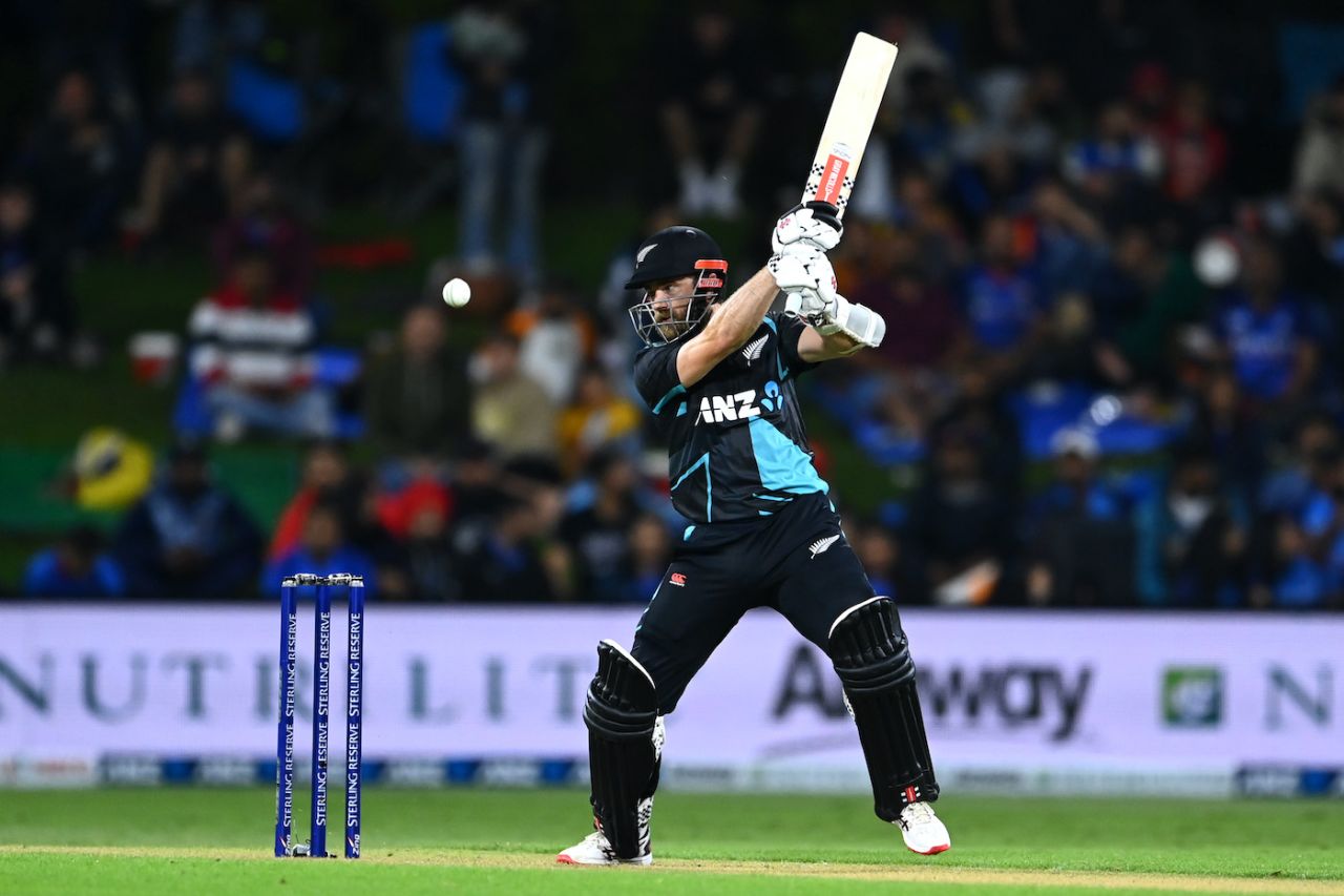 Kane Williamson opens up the off side, New Zealand vs India, 2nd T20I, Mount Maunganui, November 20, 2022