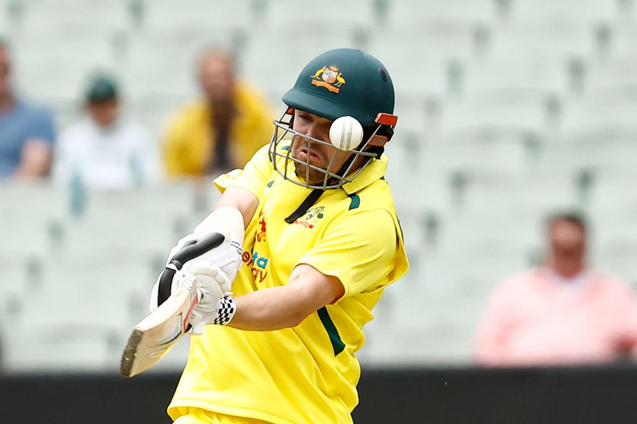 Travis Head top edges a pull, Australia vs England, 3rd ODI, Melbourne, November 22, 2022