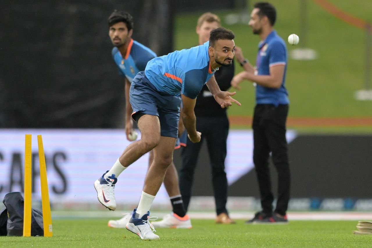 Harshal Patel bowls during India's warm-up, New Zealand vs India, 3rd T20I, Napier, November 22, 2022