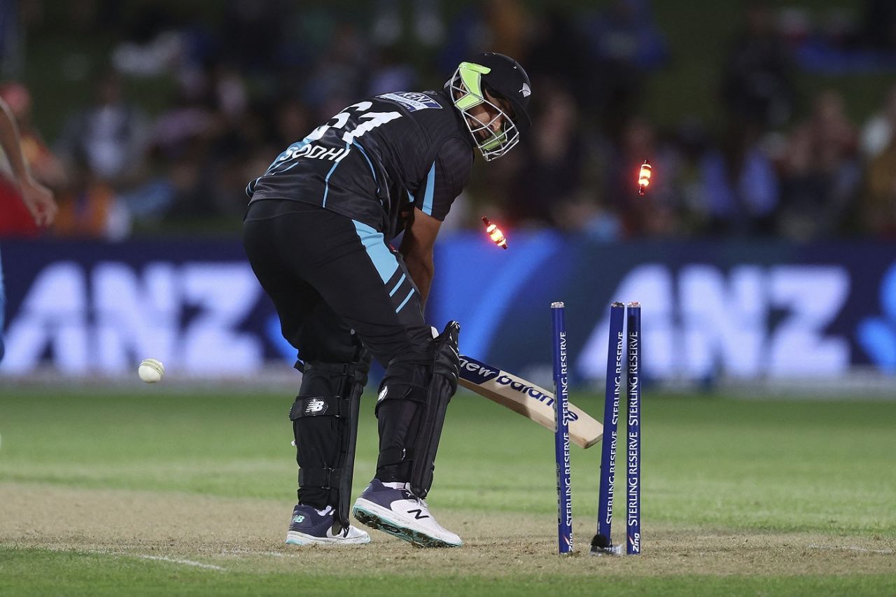 Ish Sodhi is cleaned up by an Arshdeep Singh yorker, New Zealand vs India, 3rd T20I, Napier, November 22, 2022